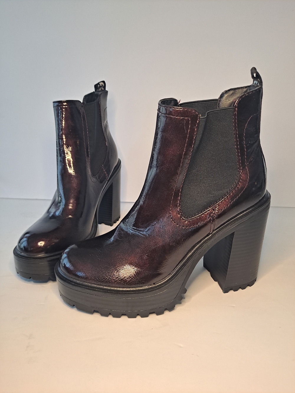 GBG Los Angeles Women's Glossy Dark Burgundy Platform Chelsea Boots